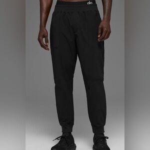 Brand new ALO Yoga Co-Op Pant (Regular)